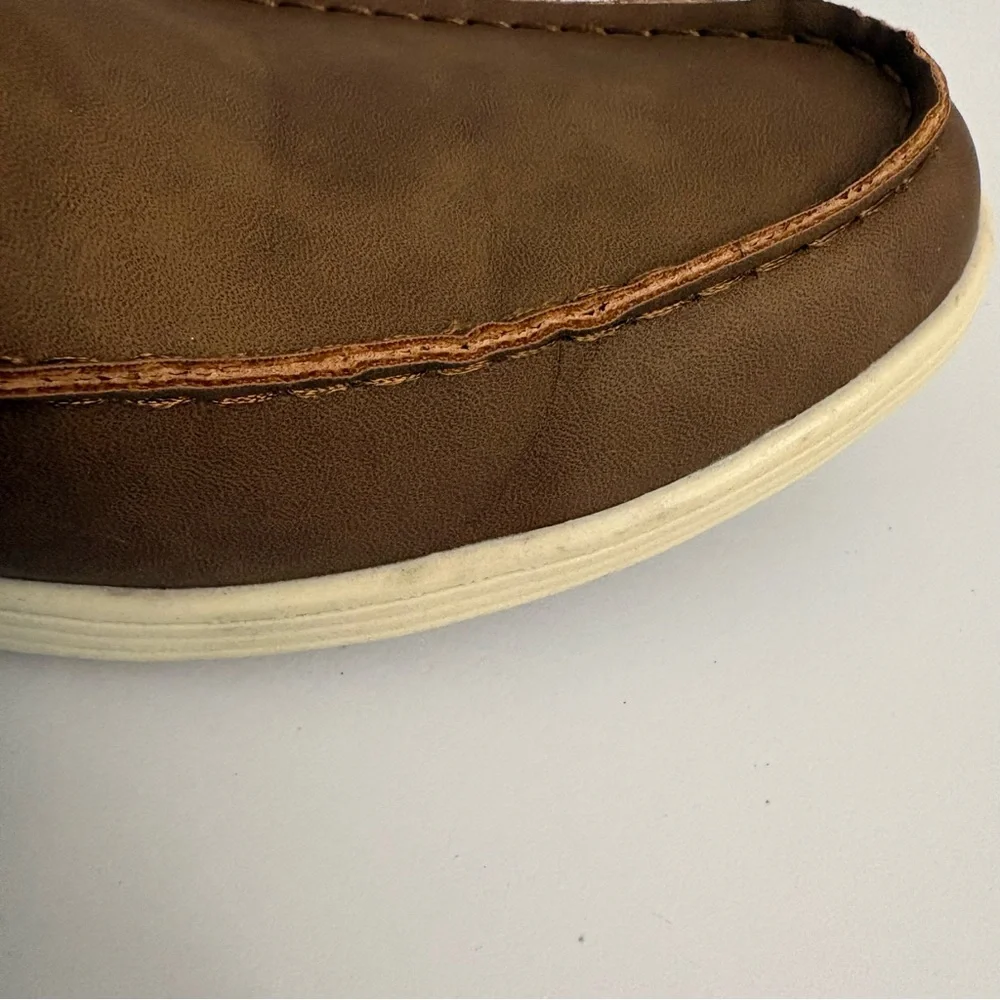 IZOD Seapoint Tan Loafers Men’s Size 8 Slip On Comfort Memory Foam Casual Shoes